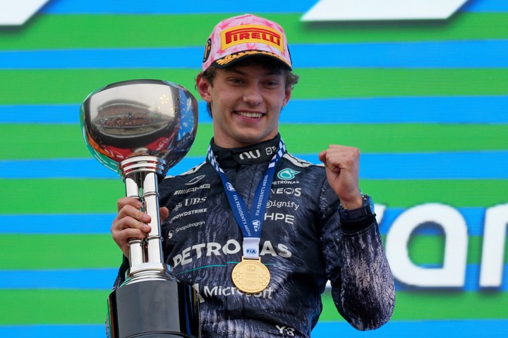 Antonelli lidera el campeonato. (AP Photo/Eugene Hoshiko)