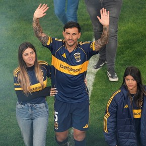 Paredes que hablan: el nuevo mensaje familiar que defiende al capitán de Boca de las críticas