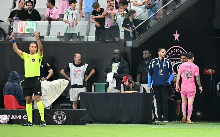 Messi fue reemplazado por Silvetti. (Foto: Chandan Khanna)