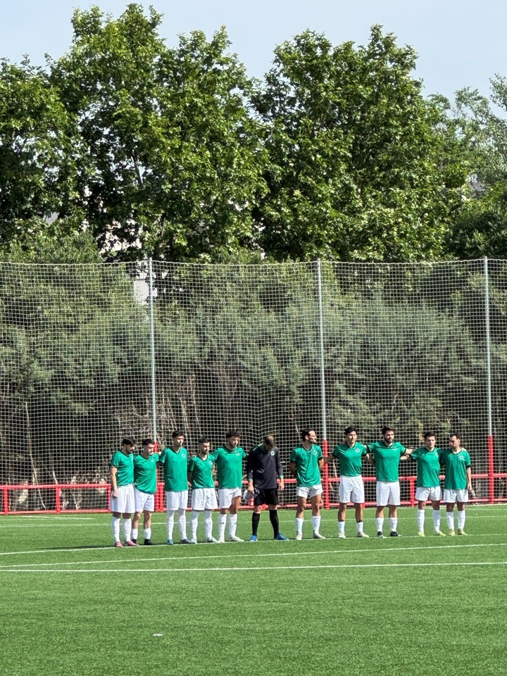 Los jugadores del RD Acobendas, antes de conseguir el asenso. (CD Alcobendas)