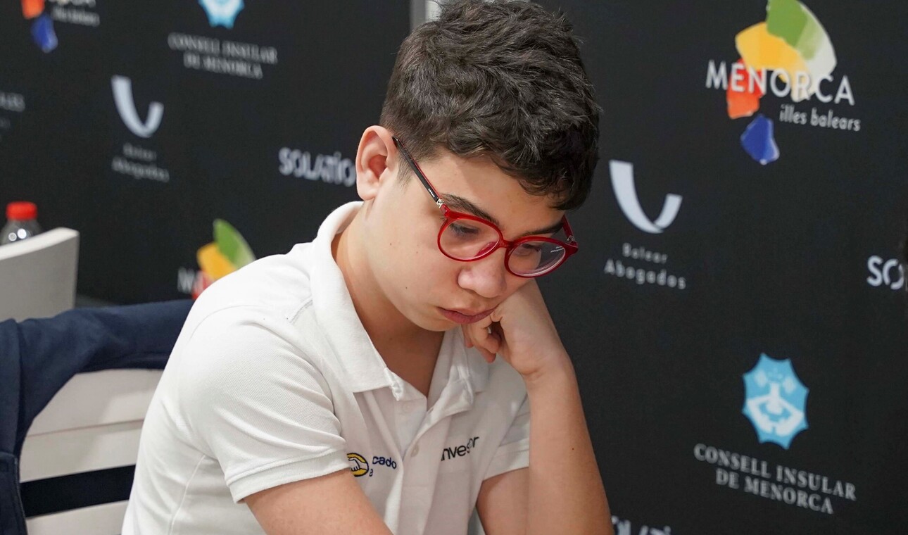 A Fausti le basta con no perder este domingo para convertirse en Gran Maestro.