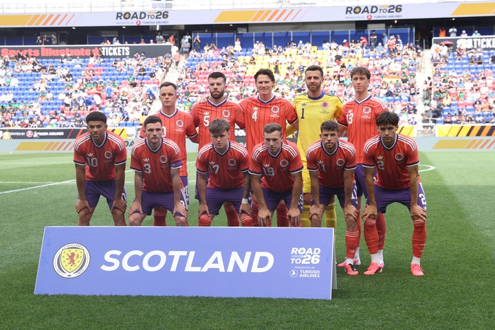 El XI inicial de Escocia frente a Bolivia. (AP)