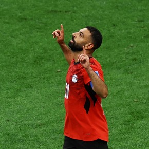De la mano de Salah, Egipto consiguió la primera victoria de su historia en los Mundiales