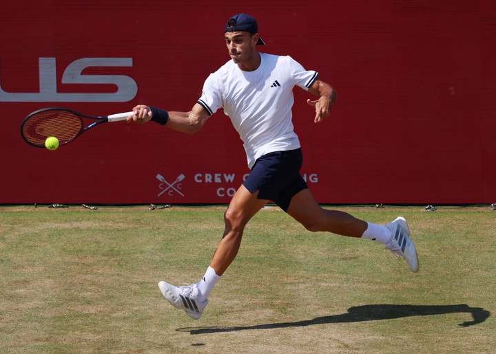 La derecha de Cerúndolo en Queen's. (EFE)