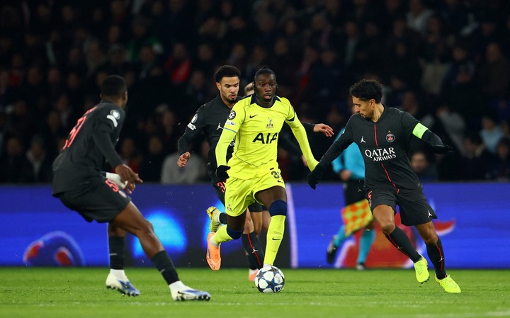 Kolo Muani, en el Tottenham contra el PSG. REUTERS/Sarah Meyssonnier