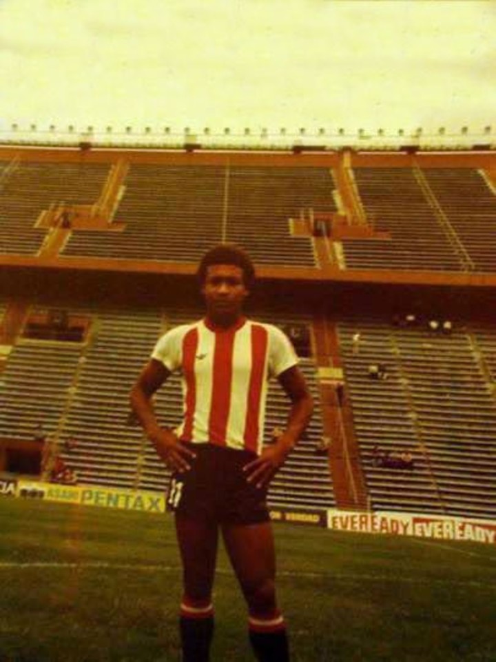 Adriano Custodio Mendes en Estudiantes.