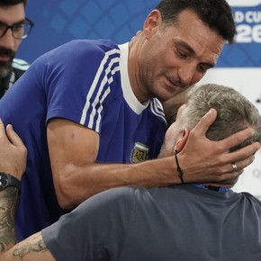 Video: la pregunta de Palermo a Scaloni y la emoción del DT en la conferencia
