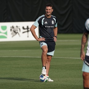 Scaloni sigue probando: ¿habrá más de un cambio en el 11 ante Austria?