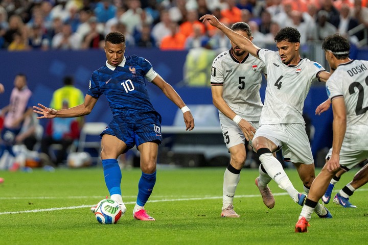 Irak llega tras una dura derrota ante Francia. (EFE/ Ángel Colmenares)