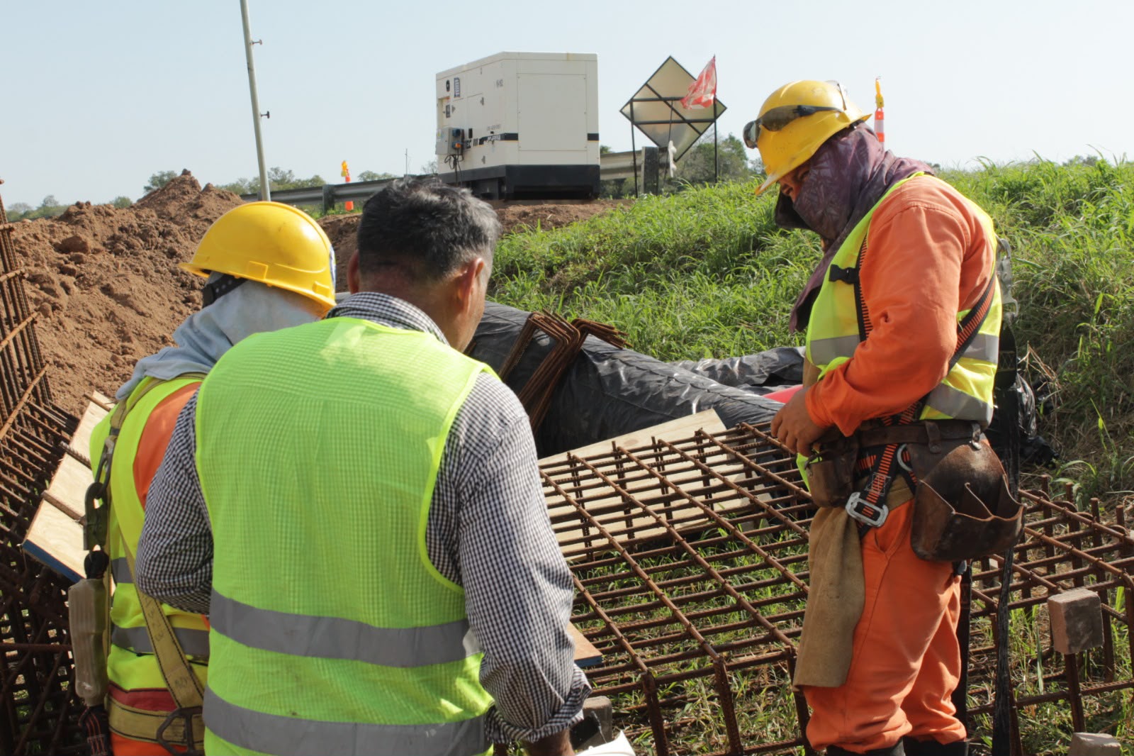 AVANZAN LAS OBRAS EN EL SEGUNDO ACUEDUCTO PARA AUMENTAR EL CAUDAL DE AGUA POTABLE EN EL INTERIOR PROVINCIAL