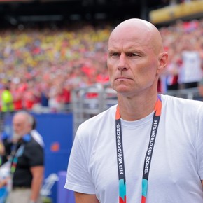 El DT de Noruega explotó contra la FIFA por el caso Balogun: "Siempre va a tener esa mancha" y "¿qué pasa con la siguiente roja?"