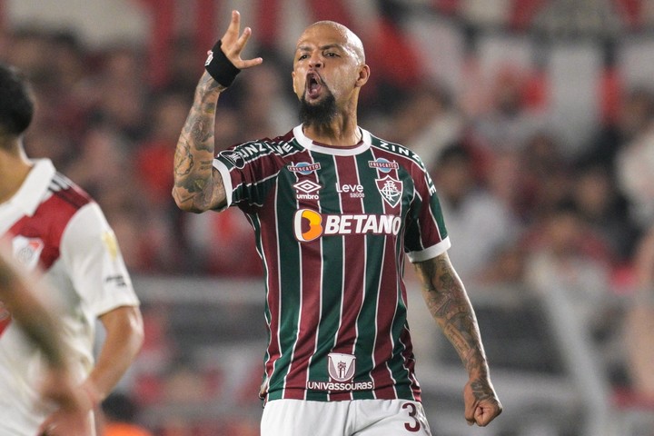 Felipe Melo (con Fluminense) siempre fue picante con River.