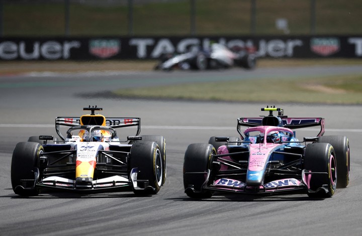 Colapinto luchando con Lindblad en la Sprint. (REUTERS/Andrew Boyers)