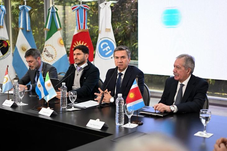 Los gobernadores norteños y del Litoral reclaman recursos para hacer frente a la llegada del Súper Niño. Los gobernadores norteños y del Litoral reclaman recursos para hacer frente a la llegada del Súper Niño.