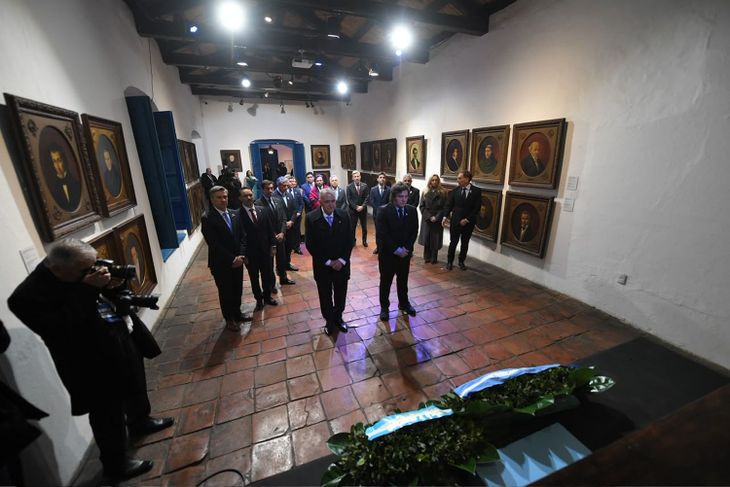Javier Milei y Osvaldo Jaldo encabezaron la ceremonia por el D&iacute;a de la Independencia.