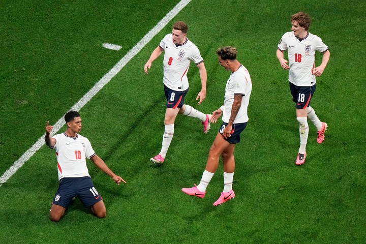 Inglaterra eliminó a México (AP Photo/Fernando Llano).