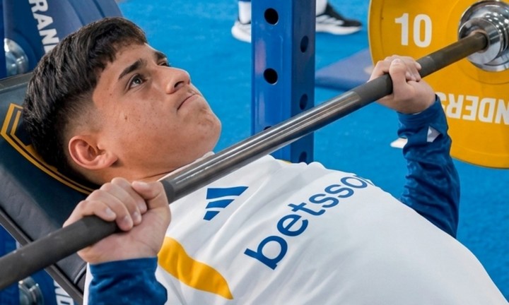 Aranda se entrenó a pleno en Boca Predio.