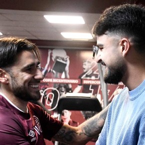 Del Mundial directo a la Fortaleza: la visita especial del Flaco López a Lanús