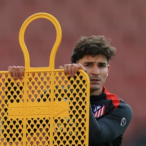 Julián Álvarez o plan B: el Barcelona acelera para cerrar a un delantero