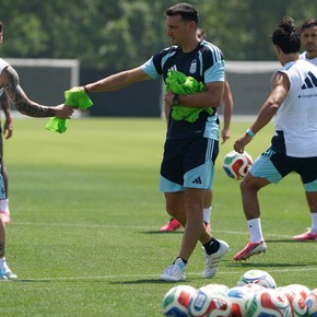 Scaloni, 13 pecheras en la práctica, una certeza y otra duda: el posible 11 para los 16avos