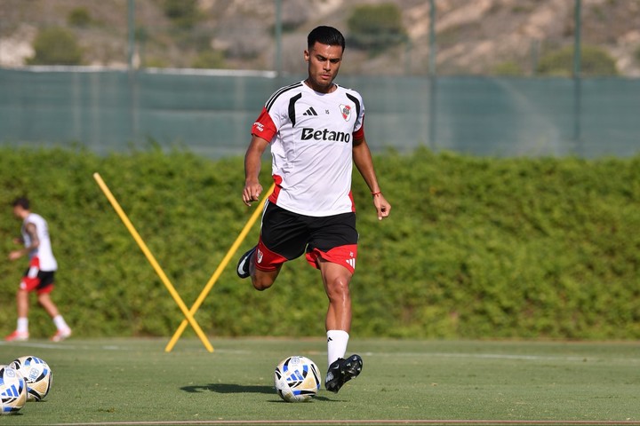 Fausto Vera, en la pretemporada de River en España (Prensa River).