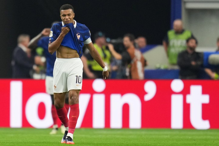 El dolor de Mbappé (AP Photo).