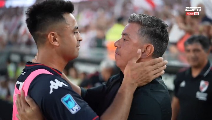 El saludo de Gallardo con el Pity Martinez en River-Tigre (Bairo).