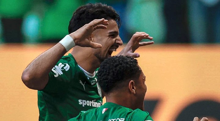 Hubo doblete del Flaco López en el 3-0 del Palmeiras a Santos.