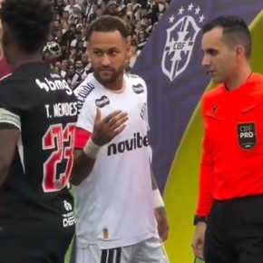 Video: el jugador que lesionó a Neymar en 2020 le negó el saludo en el Santos-Vasco