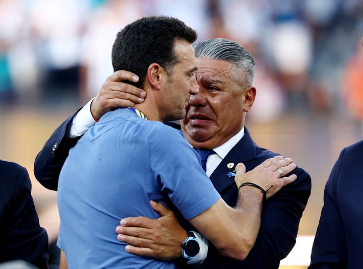 Tapia intentará que siga Scaloni (REUTERS).