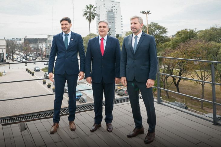 Los gobernadores de la Región Centro reclamaron por el estado de las rutas. Los gobernadores de la Región Centro reclamaron por el estado de las rutas.