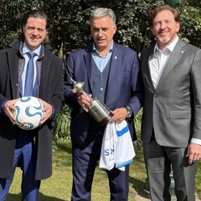 Atención Estudiantes y Platense: ya está en Montevideo la pelota que se usará en la final de la Libertadores