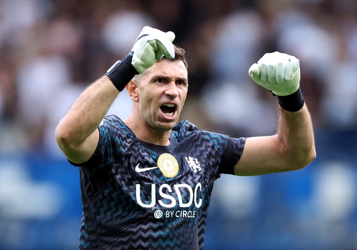 Dibu ya es hombre de Chelsea. 