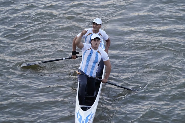 El festejo del C2 500 masculino. (foto: Fernando de la Orden).