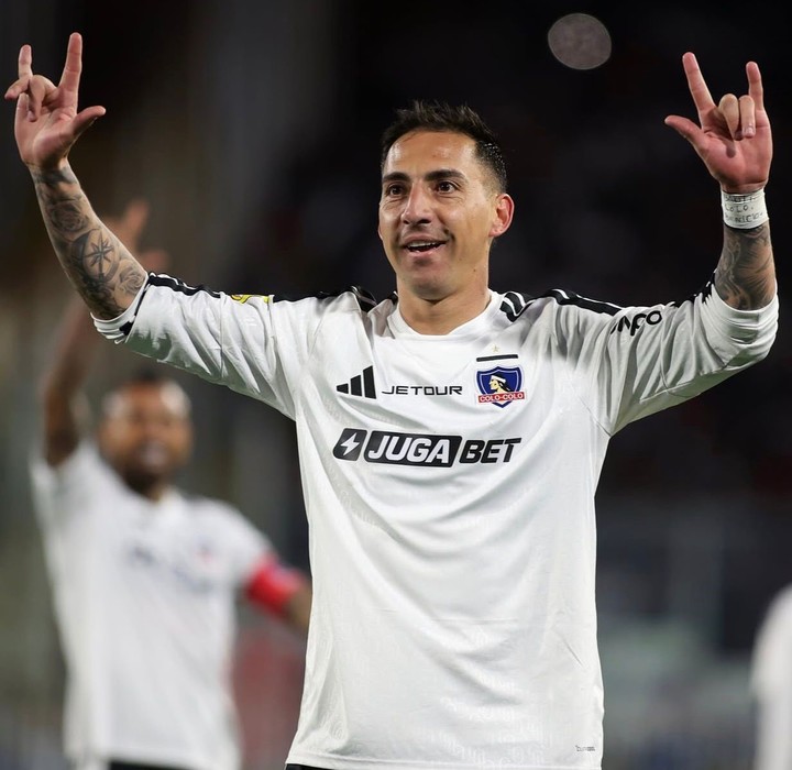 Javier Correa en el clásico. (foto: @javier_correa9)