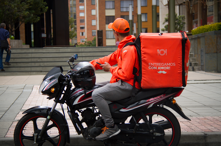 El Gobierno bonaerense busca regular las aplicaciones de delivery y transporte.