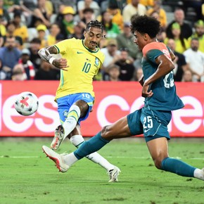Una floja Brasil padeció con Australia y pudo llevarse un empate sobre la hora
