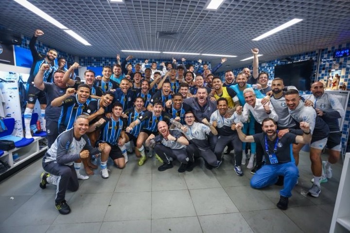Festejo del equipo de Gremio.