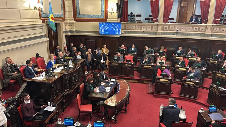Sesionó la Cámara de Senadores bonaerense. Crédito: Belén Robledo