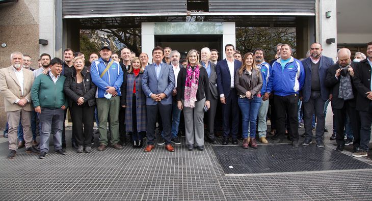 Los intendentes, frente a la Federación Argentina de Municipios.