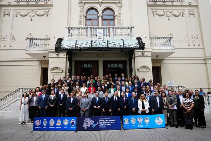 El Parlamento del Norte Grande sesionó en Corrientes y pidió por el Belgrano Cargas. El Parlamento del Norte Grande sesionó en Corrientes y pidió por el Belgrano Cargas.
