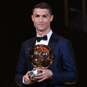Cristiano Ronaldo superó a Lionel Messi y se quedó con el BOAT: fue elegido como el mejor Balón de Oro de la historia por los hinchas