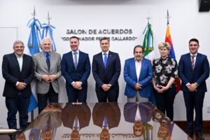 EL GOBIERNO PROVINCIAL Y UNCAUS FIRMARON CONVENIOS PARA FORTALECER EL SISTEMA SANITARIO