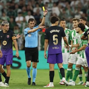 Duro castigo para el jugador del Betis que le dio dos cabezazos a Lamine Yamal 