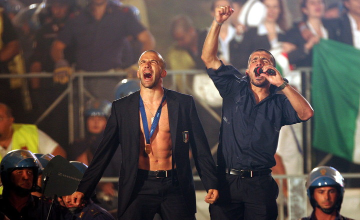 Gennaro Gattuso y Alessandro Del Piero, en los festejos por el Mundial 2006. (EFE)