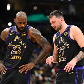 Doncic y sus dardos para LeBron por su salida: "Se siente bien", "el equipo se ha vuelto más rápido" y "es contagioso para todos"