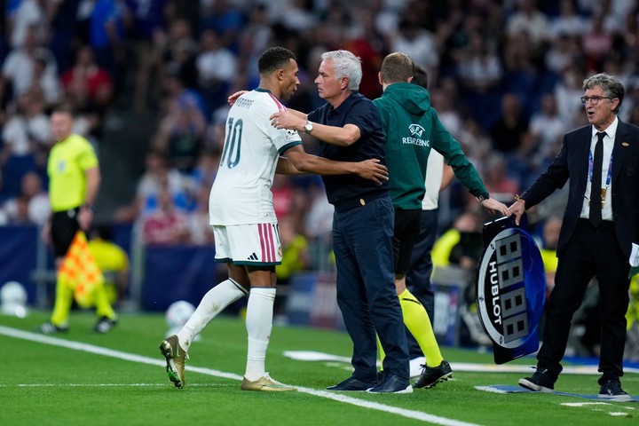 Mourinho junto a Mbappe.