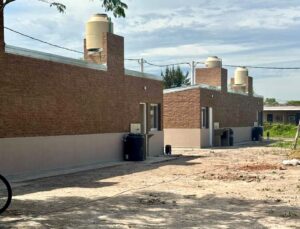 PAMPA ALMIRÓN: EL IPDUV SUPERVISÓ LA ETAPA FINAL DE VIVIENDAS