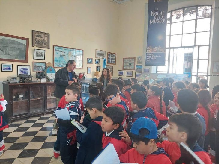 El Museo Ferroviario recibe la habitual visita de estudiantes de escuelas y colegios.