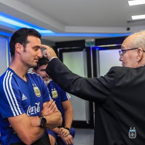 Lionel Scaloni reveló que mantuvo una charla con la mujer de Sabella sobre su continuidad